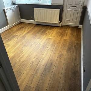 Dark Oak Laminate